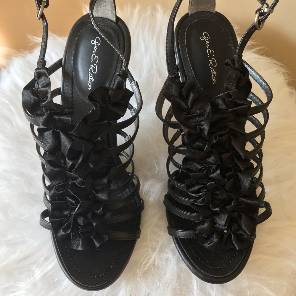 Gen E Ration adorable black heals